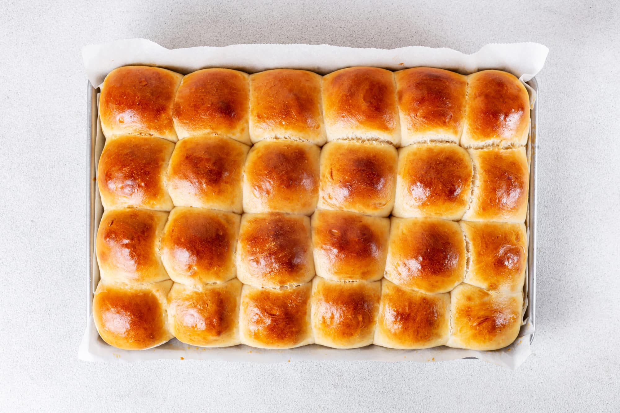 dinner-rolls-on-a-baking-sheet