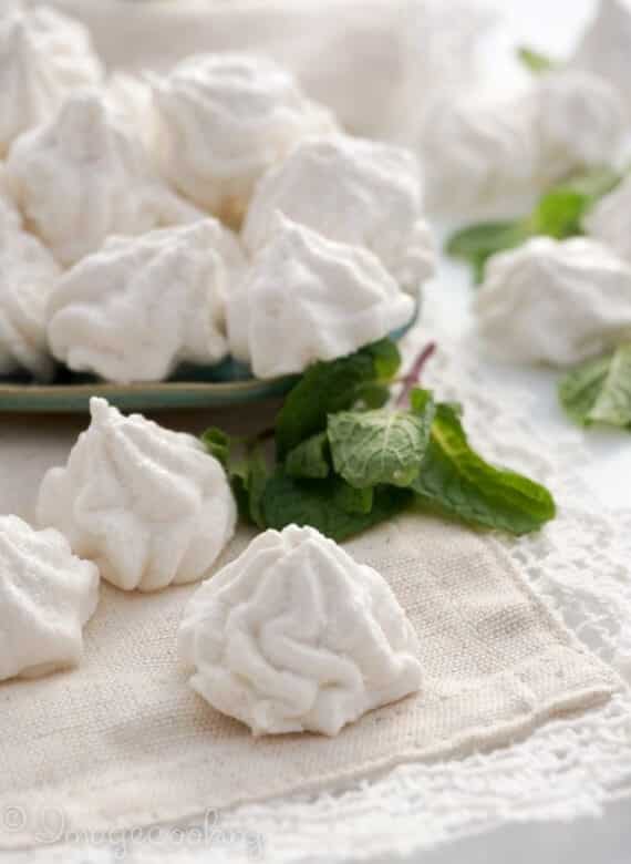 homemade-marshmallows-on-a-towel-and-on-a-plate-with-mint-on-the-side