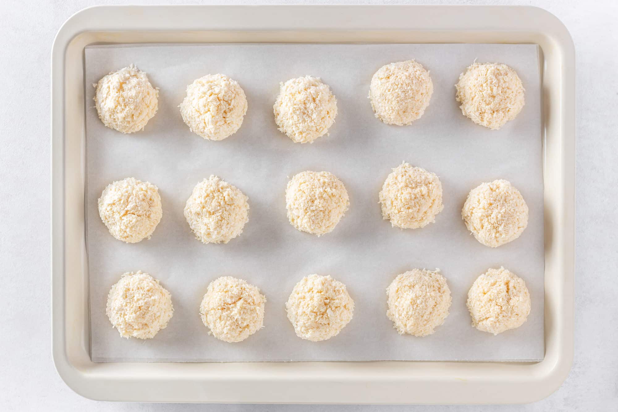 Coconut macaroons ready to bake.