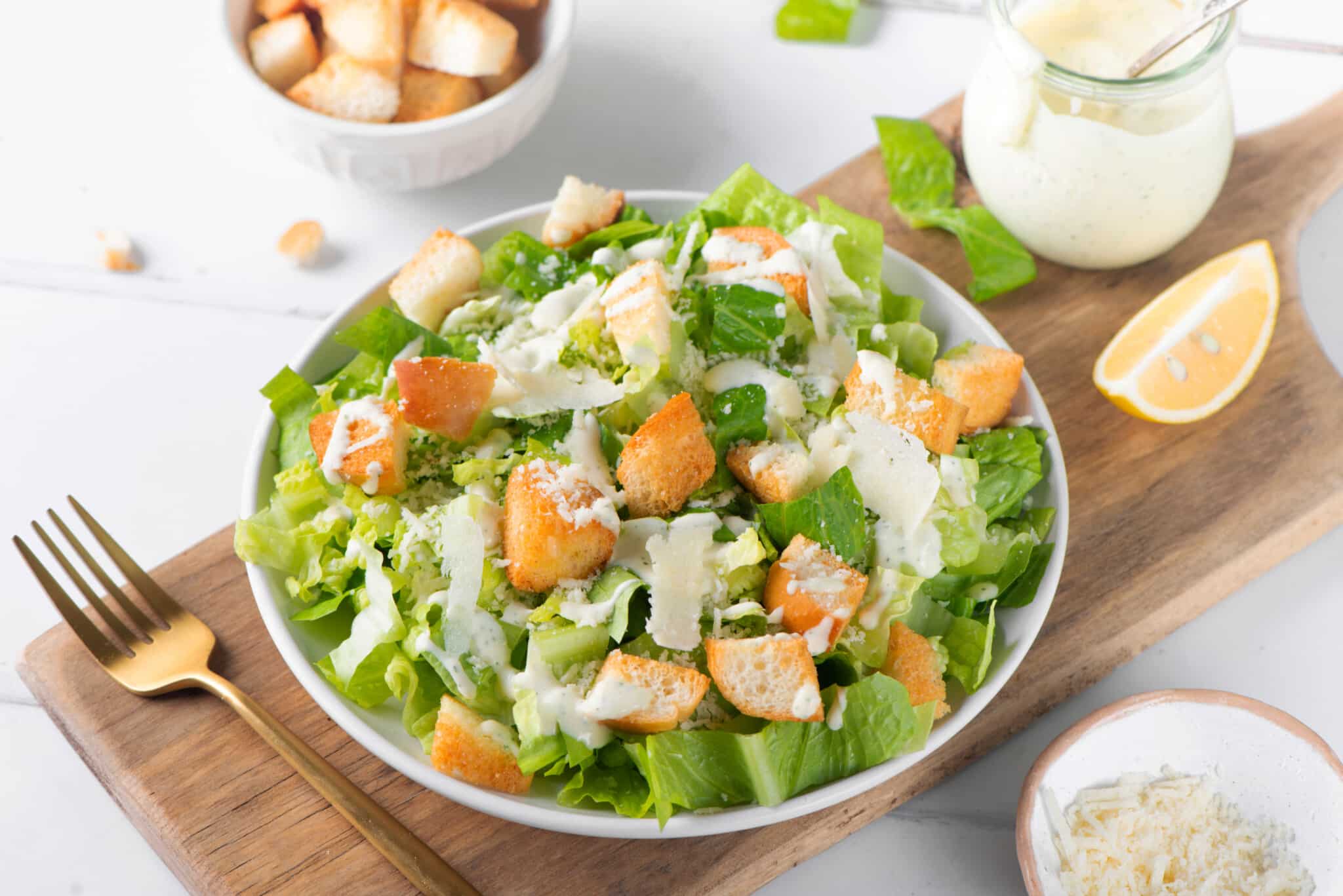 Low-Calorie Caesar Salad With Caesar Dressing