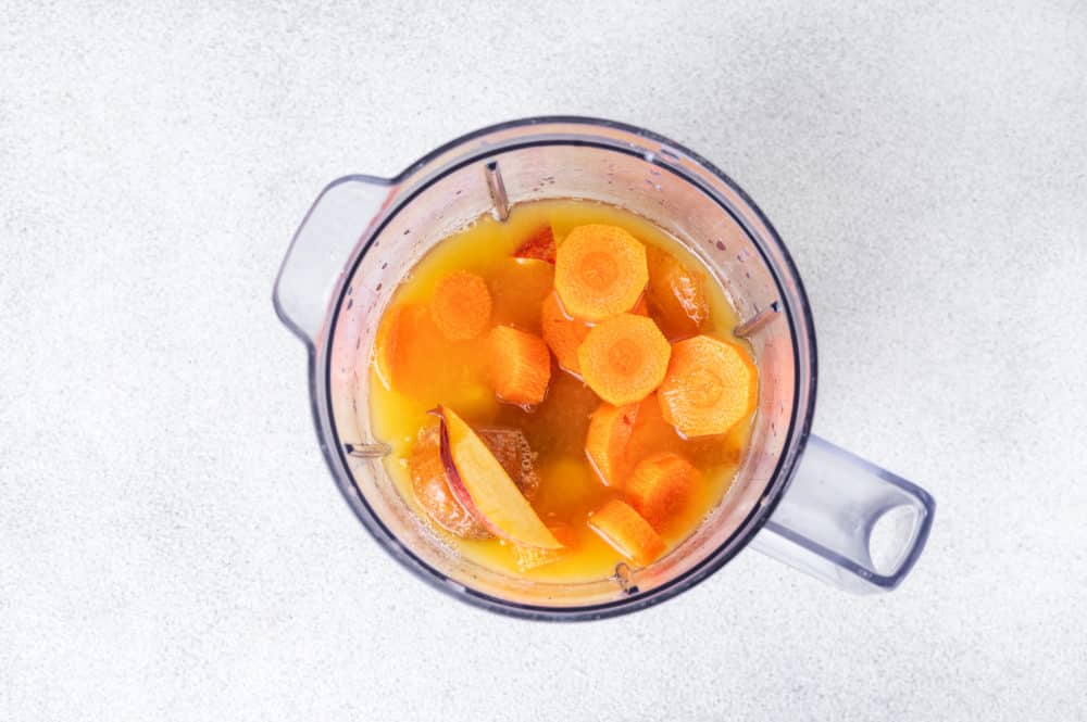 apricot-carrot-orange-juice-nectarine-in-blender