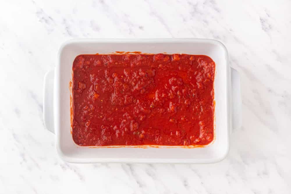 tomato-sauce-in-a-baking-tray