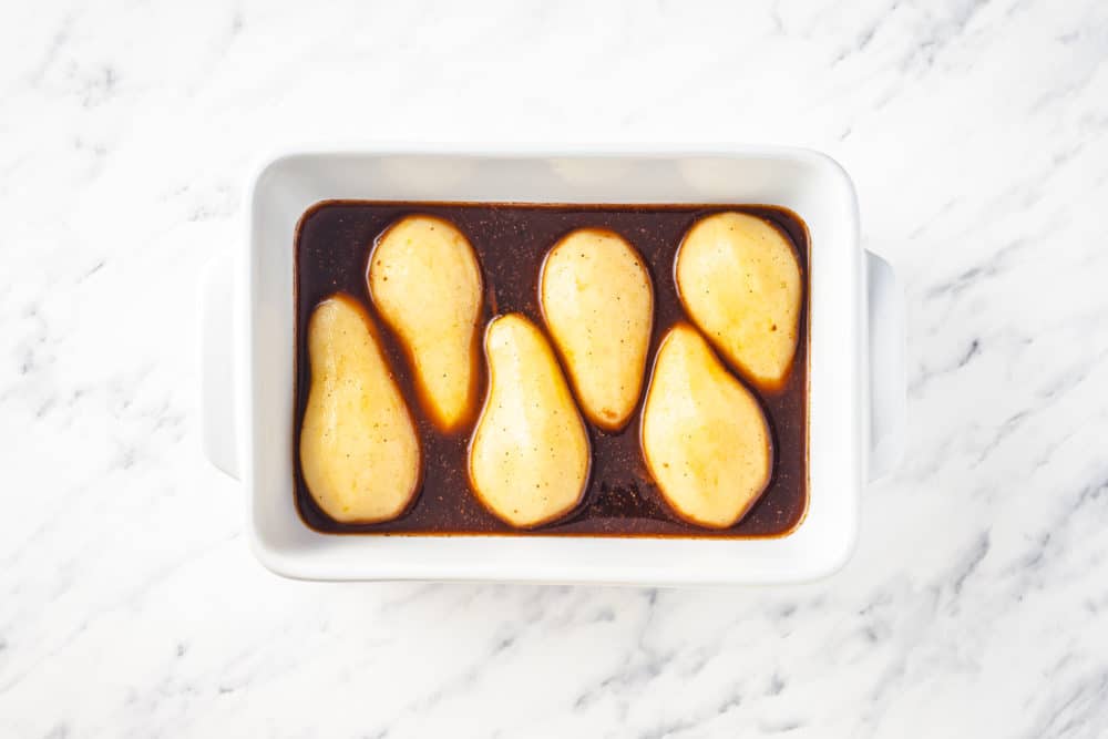 pears-in-honey-mix-in-a-baking-tray